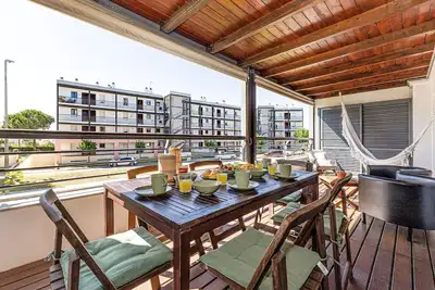 Image de Marina Park | Outside Pool | Garage | Balcony