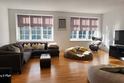 Image de Spacious 2 Bedroom Apartment Close to City Centre