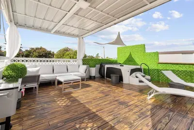 Image de TuKasa Bella Vista - Home with a Rooftop Jacuzzi and Ocean View