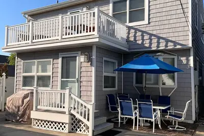 Image de Single-family home in Avalon—walk to beach and town