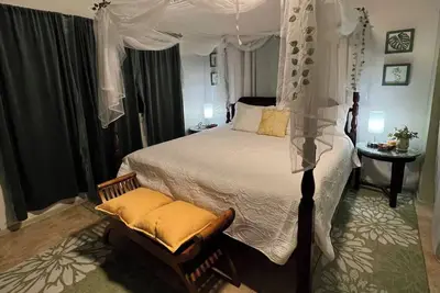 Image de Hawaii Big Island Tree Top Bungalow Home - access to Jungle!