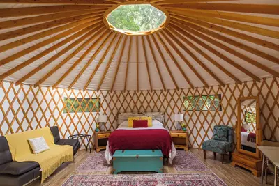 Image de Your perfect private camping oasis. Base camp for the Mountain Loop Hwy.