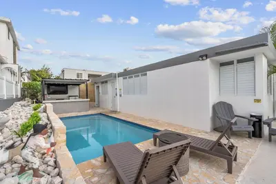 Image de TuKasa Vista Azul Luxury Home w/Pool - Close to beaches