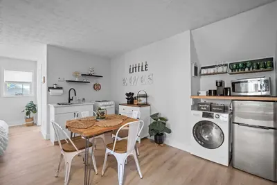 Image de Luxury pet-friendly remodeled cottage