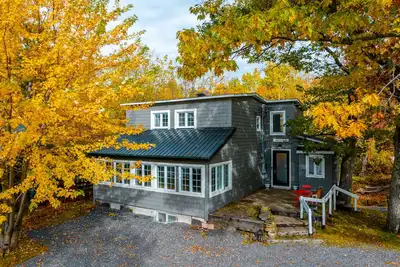 Image de lacbrome Chalet lake+Terrasse+Bbq+Hot-tub