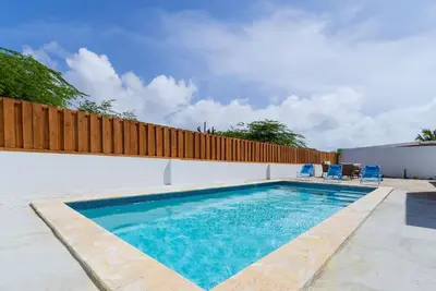 Image de Brand New Modern 2br 2ba with Private Pool & Patio