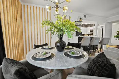 Image de Luxury Gated 2 Beds/2baths Home In Heart Of Dallas. Minutes To Highland Park! !