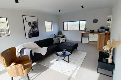 Image de Escape to this modern farm getaway
