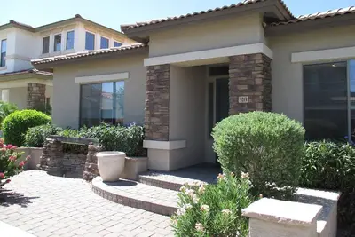 Image de Beautiful 2 Bedroom & 2 Bath Home Located in a gated community in Glendale, Az.