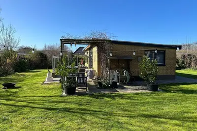 Beau bungalow avec jardin spacieux