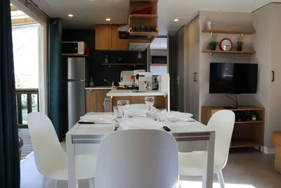 Image de Emplacement 844 | Mobil-home 3ch 2sdb Lv Ll Clim Tv
