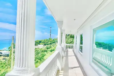 Image de 5 Bed Ocean View w private Pool one of best beaches less than 1. 1 mile from Home