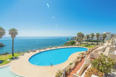 Image de Récemment restauré - piscine commune à 100m, plage à 300m, centre ville à 450m