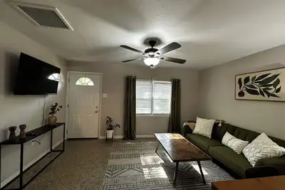 Image de Renovated apt walking distance to downtown