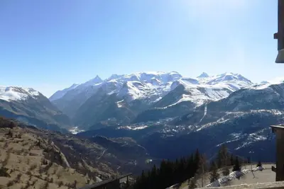 Image de À 10m des pistes de ski, 4ème étage, vue montagne, balcon, télévision, casier à ski, 23m²