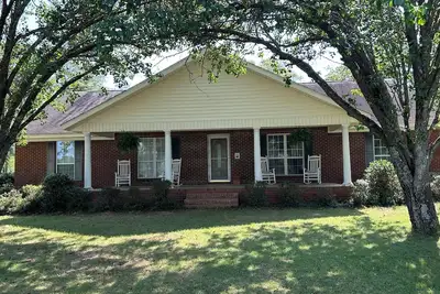 Image de Farmhouse home located near Eufaula and Clayton, Al