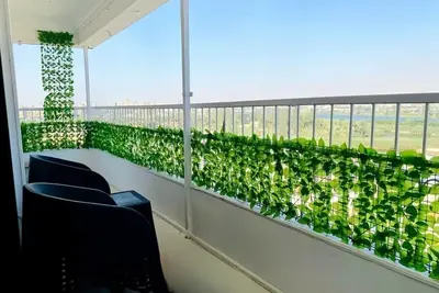 Image de Panoramic Nile and pyramids view vintage apartment