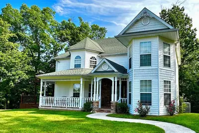 The Victorian @ Lake Cumberland - Beaver Creek, firepit, sleeps 18