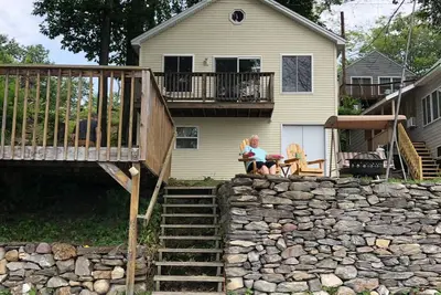 Image de Beautiful lakefront cabin located less than 1 hour from Lake George & Saratoga
