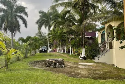 Image de \"Nature's Sanctuary: Tranquil Villa Escape\"
