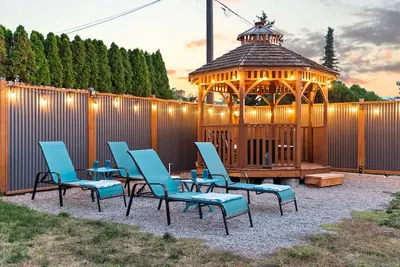 Image de Hillside Vacation Suite - Ac - Washer/Dryer - Big Outdoor Space - Quiet