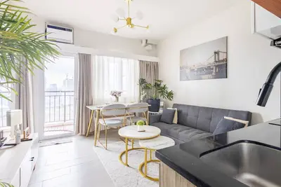 Image de Beautiful Two Bedroom Condo Unit w/ Balcony and City View