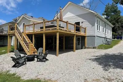 Image de Water View, next to Boat Ramp, Game Room and tons of Recent Renovations!