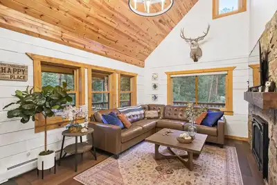 Image de Beautiful, luxurious Evergreen cabin nestled in the mountains w/ great views!