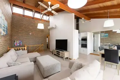 Image de Across The Road From The Most Beautiful Beach