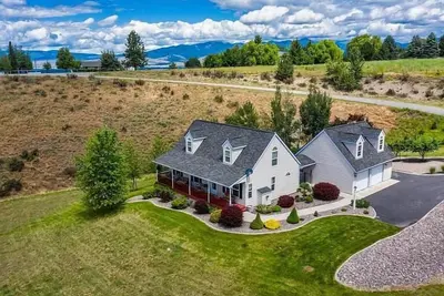 Image de Cozy Linda Vista home with great valley views