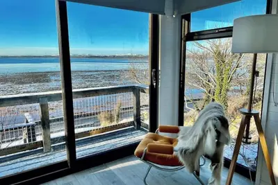 Image de Brent lodge - luxury hill top living by the water