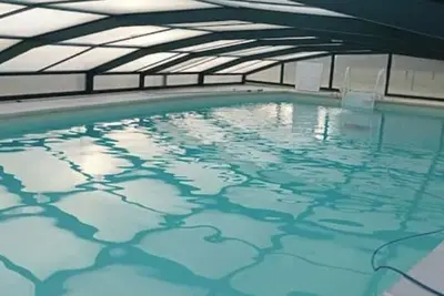 Image de Maison de campagne, avec piscine privée