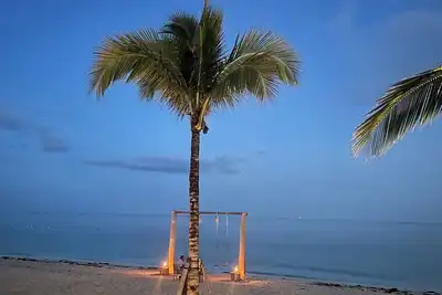 Walk to Bahamia Beach