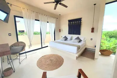 Image de Brand New Luxury Villa. 150 meters from the beach.