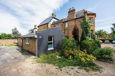 Image de Cosy Cottage in the Heart of Bromley