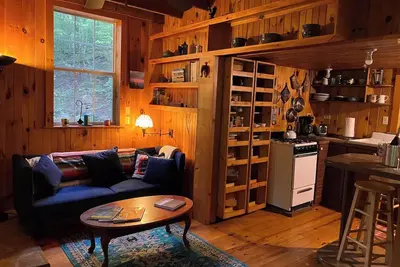 Tiny Home farm stay minutes from rafting and Great Smoky Mountains National Park