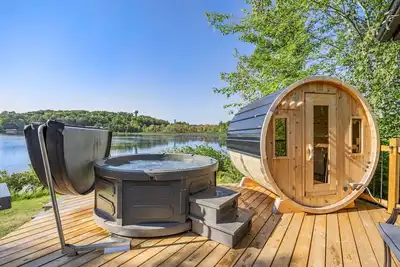 Image de Cozy Shores, Hot tub and sauna, pet friendly. kayak, boating and golf