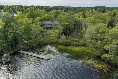 Image de Beautiful lakefront home on Seal Cove next to Acadia National Park