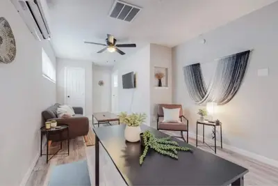 Image de Nob Hill/Unm Luxury 2 Bedroom House w/ King Beds