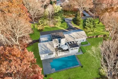 Image de Amazing Southampton Home with  Private Heated Pool