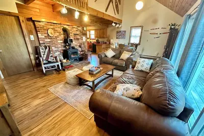 Image de Winter getaway - skiing, cozy wood stove