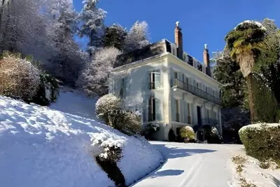 Image de Manoir Historique à Proximité de Sentiers de Randonnées. Ideal Pour les Familles