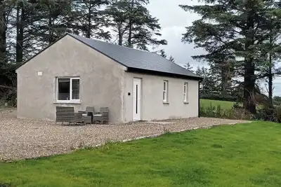 Image de Tadgh's Cottage \nNear the Cliffs and Beaches