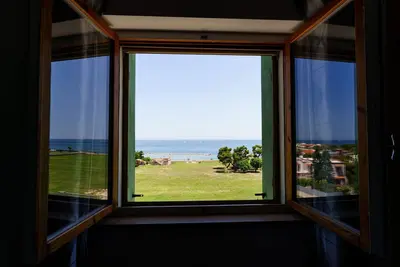 Image de Levante Beach Apt w\/ Window Overlooking the Sea