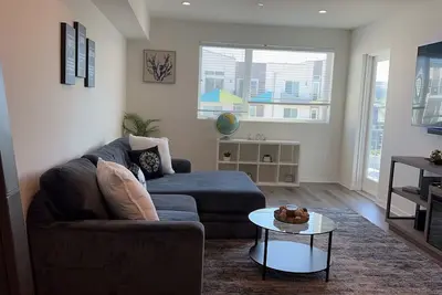 Image de Spacious & Modern 1BedRM in Noho