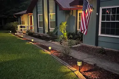 Image de Cozy, Quiet 3 Bed 2 Bath Home with Private Pool!