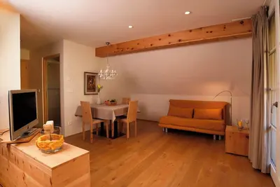 Image de Studio \"Rosengartnerhof Vorberg\" avec vue sur les montagnes, piscine partagée et Wi-Fi