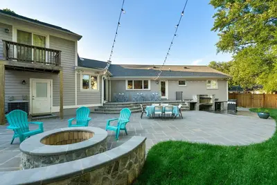 6 Bed High End Home w/ Epic Backyard!