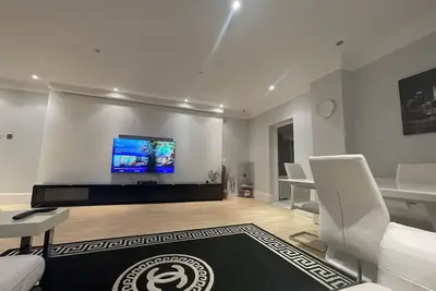 Image de Entire 6 Bedroom House in London, Free Parking