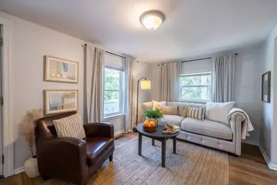 Downtown bungalow - less than 1. 5 miles to Uga